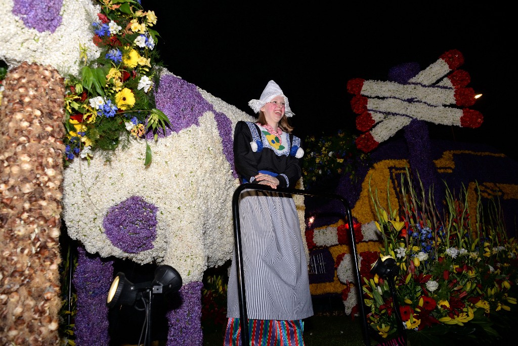 ../Images/Verlicht bloemencorso 2018 070.jpg